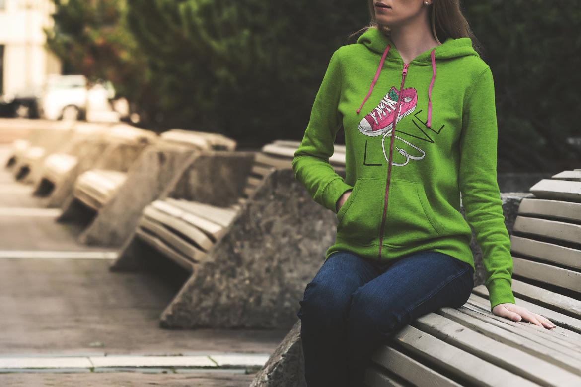 Pas Cher T-Shirts Hauts Magasin -Pas Cher T-Shirts Hauts Magasin 05 hoodie street mockup 1170x780 1